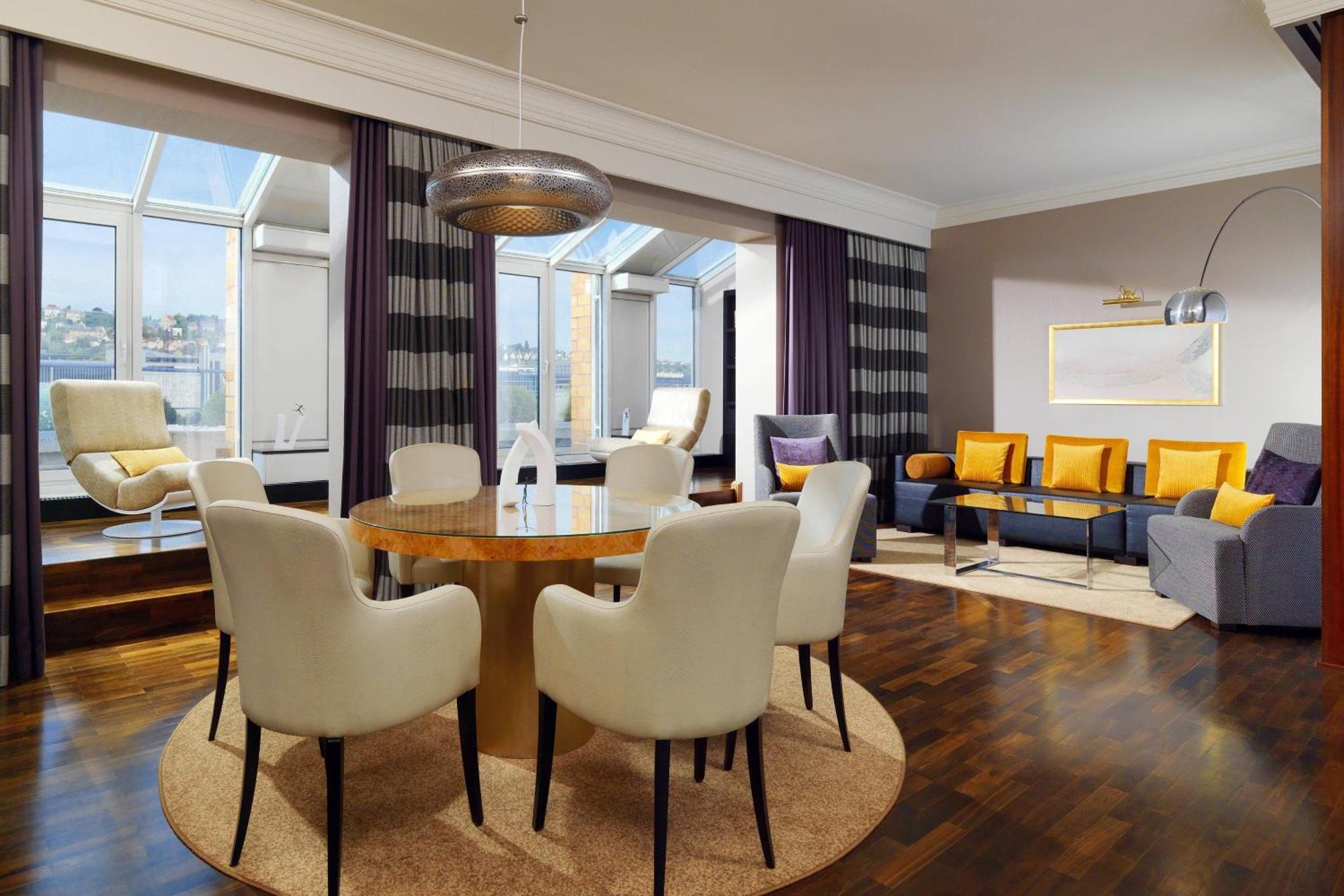 Le Meridien Hotel 5*